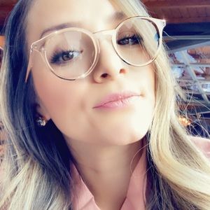 Meet your Posher, Angie